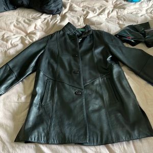 Mens leather coat size small/great condition never worn